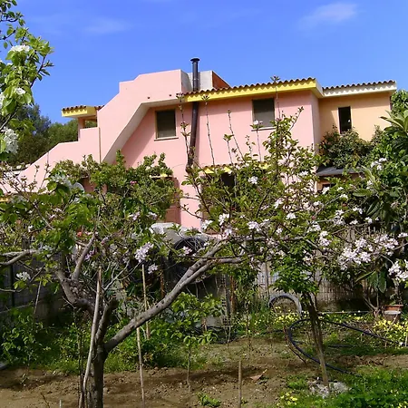Casa Li Multi Apartman Budoni